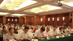<b>粉饰拆业协会秘书长郏祥均、上海家博会组委会</b>